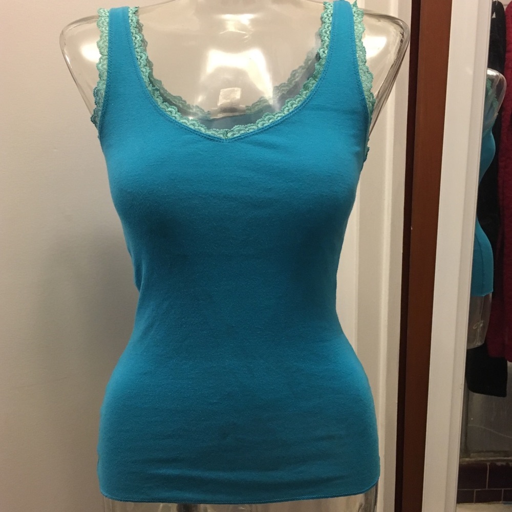 Capelli of New York lace edge tank top